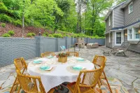 Walk to Main St! 4-acre Family Escape in London - 3 estrellas