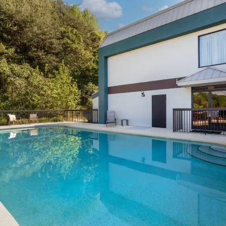 Clarion Point Cherokee