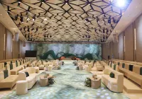 Ray Hotel by Cloud 7