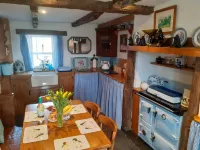 Beautiful 300 Year Old Traditional Country Cottage - 3-Sterne