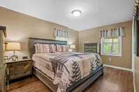 Welcome to Outlaw Acres at Hatfield McCoy. Mountain Home on 21 Acres - 3 estrellas