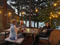 Sweet vintage cottage on Mountain View Lake, 2024 updates, next to Lake Sunapee - Wifi