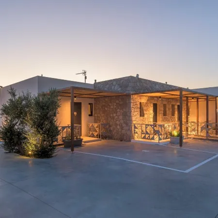 Zefyria Luxury Suites