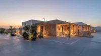 Zefyria Luxury Suites - Swimmingpools