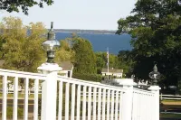 Mount Battie Inn - Ocean View