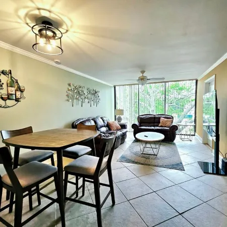 Seaside Treasure - Beach, Pool, Casino, Family Activities, Sunsets, Relax.