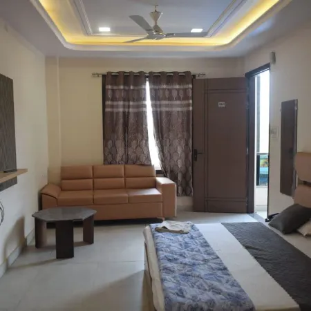 Hotel Awadh Grand
