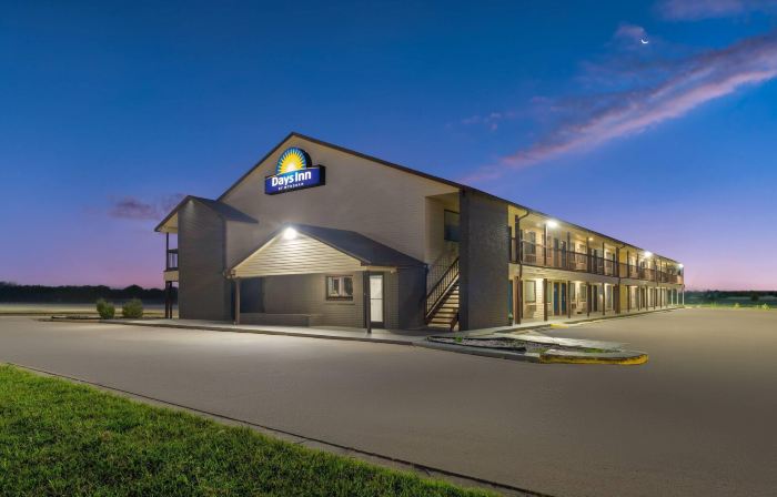 Days Inn by Wyndham Pratt