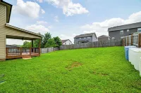 門廊與庭院！克拉克斯維爾的家庭住宅 - 民宿