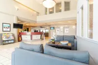 Sandman Hotel Victoria - Kitchens