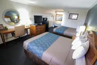 University Inn & Suites - Motels