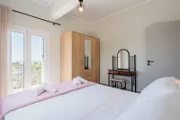 Seaview Serenity - Beachside Getaway - Apartments