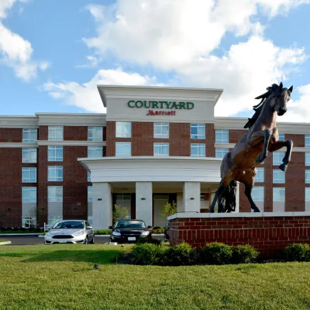 Courtyard Youngstown Canfield