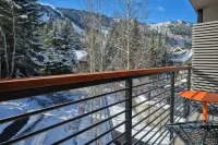 W Aspen - Mountain view