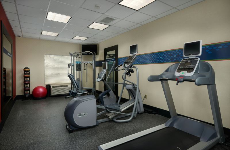Hampton Inn & Suites Rogers photo 2