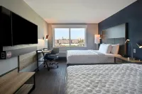 Tru by Hilton Manchester Downtown - internet