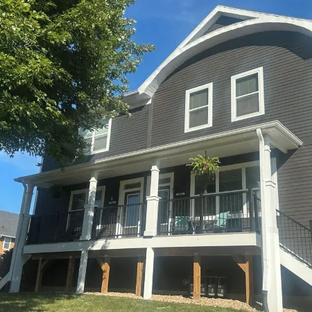 Citys EDGE of Madison- SLEEPS 10 & ONLY 6 Miles to downtown