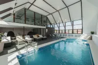 Courtyard Puerto Montt - Pool