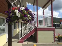 Westwood Motel 100 Mile House - Motels