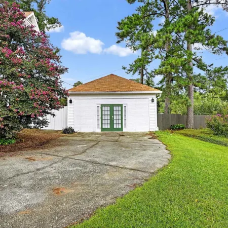 Augusta Carriage House Cozy Retreat w Kitchen