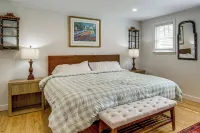 3 Mi to Craigville Beach! Walkable Couples Haven - 4-Star