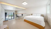 Yeosu Wellstay Pool Villa - vasca da bagno
