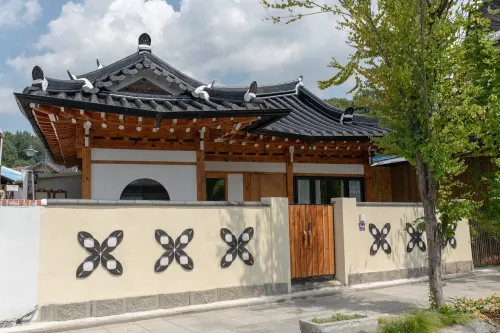 Stay Cheongdam Jacuzzi Private Villa Pension - Private Pools