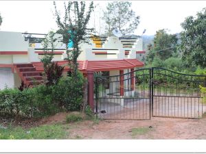 Lahari Homestay