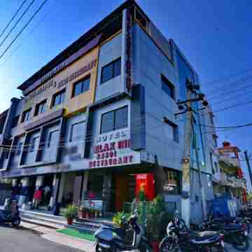 Hotel Relax Inn by OYO Hotel Exterior