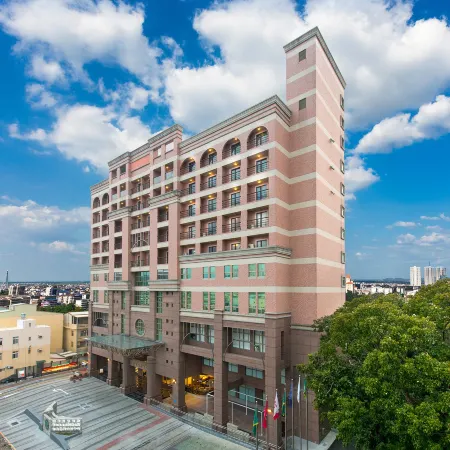 Changhua Forte Hotel Отели рядом с достопримечательностью «Станция Changhua»