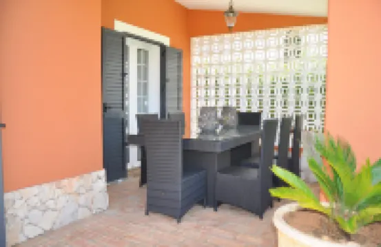 Fantastic for Family Gatherings, Optional Pool Heating, Free Air Con & Wifi