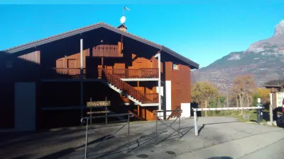 St Gervais, Home with A View. Dble Bedroom; Child Bed. Pkg. Central Quiet Venue
