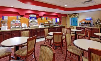 Holiday Inn Express & Suites Crossville