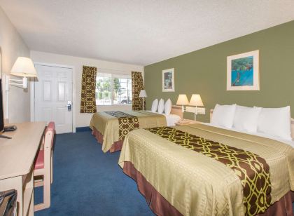 Travelodge by Wyndham Los Banos CA