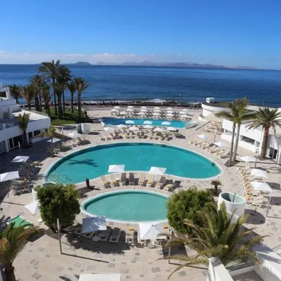 Iberostar Selection Lanzarote Park Hoteles cerca de Playa de La Campana