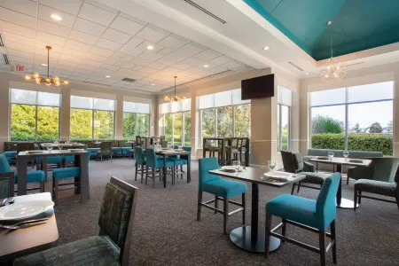 Hilton Garden Inn Islip/MacArthur Airport Отели в г. Холбрук