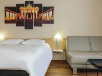 Ibis Berlin Messe Hotels near Halemweg underground station
