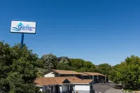 Grandview Motel Hotels near Kamloops Welcome Sign Eastbound