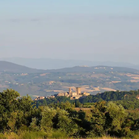 Casa del Piano Valle dei Calanchi in Front of Civita di Bagnoregio