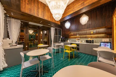 February Hotel SeongSeo Отели рядом с достопримечательностью «Daegu Arboretum»