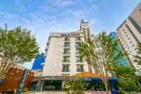 White Tourist Hotel Hotels in 