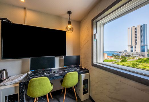 정자해변 근처 호텔 외관