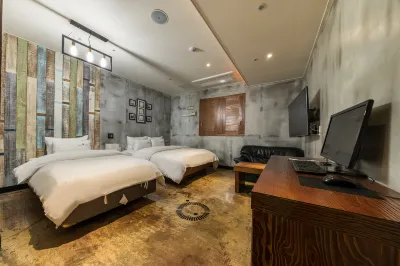River Hotel Các khách sạn ở Chungju