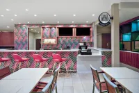 Holiday Inn ERIE by IHG - bar