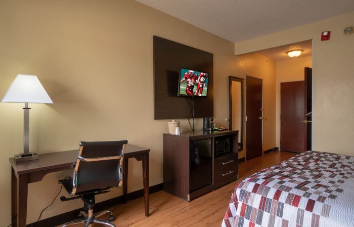 Red Roof Inn & Suites Indianapolis Airport