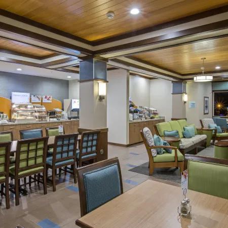 Holiday Inn Express & Suites KAILUA-KONA by IHG