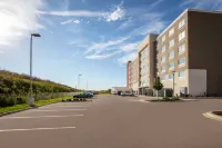 Holiday Inn Express & Suites BELOIT by IHG - parking