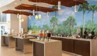 DoubleTree by Hilton Miami Doral - breakfast
