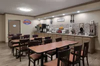 Baymont by Wyndham Belleville Airport Area Hotels in Van Buren Charter Township