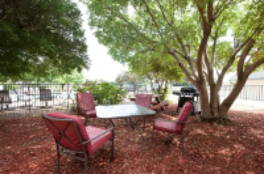 Days Inn by Wyndham Clinton